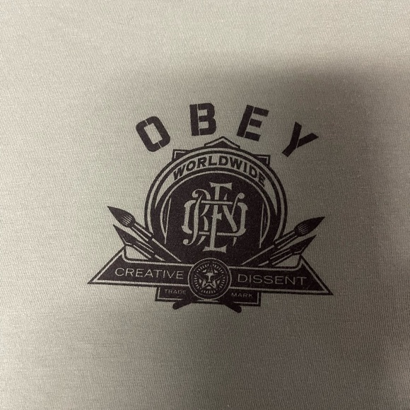 Obey T-Shirt - Picture 6 of 8